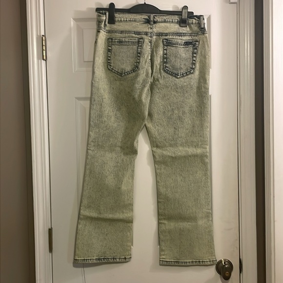 Diane Gilman Jeans - Picture 2 of 2